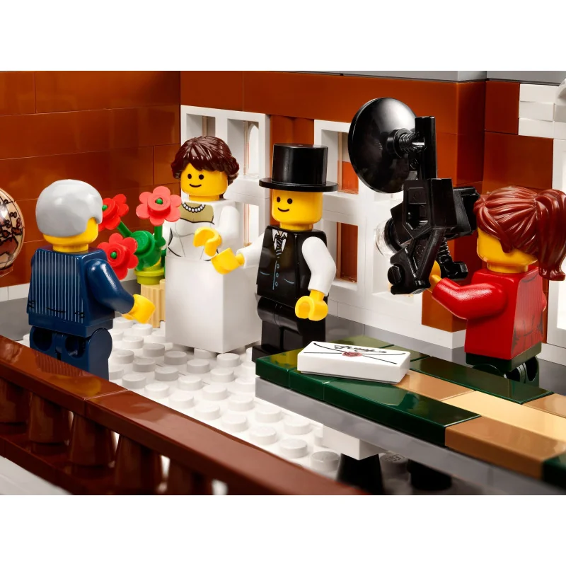 lego-10224-town-hall