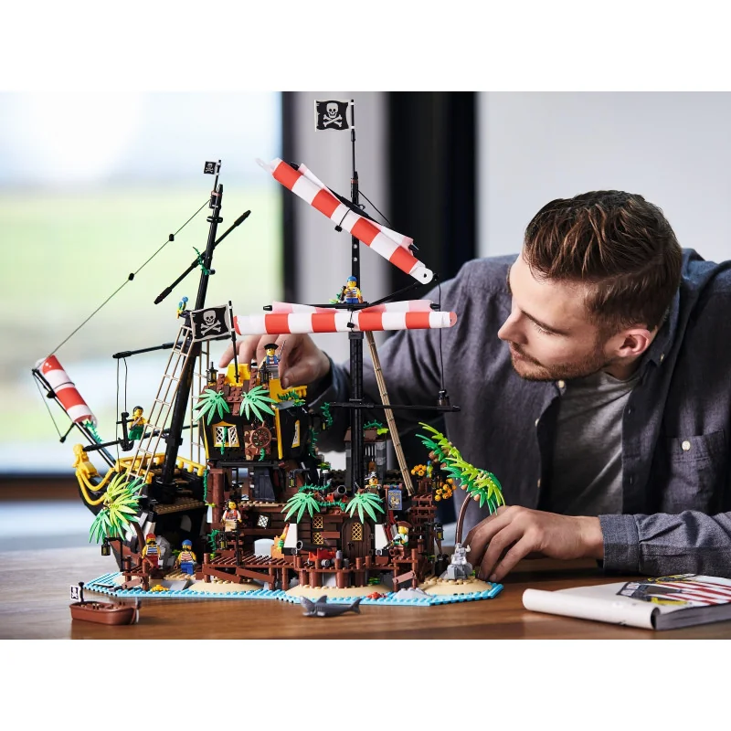lego-21322-piraten-van-barracuda-baai
