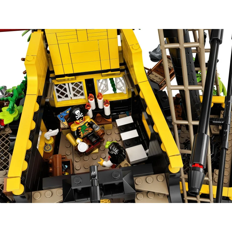 lego-21322-piraten-van-barracuda-baai